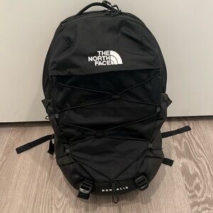 NWOT The Northface Borealis backpack (black) regular size